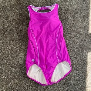 Land’s End pink and white one piece swimsuit with built in padding bra size 12